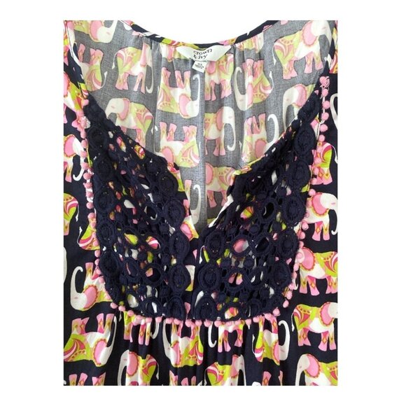 Crown & Ivy Sleeveless Top Sz XL Navy Background With Elephants - Picture 3 of 6